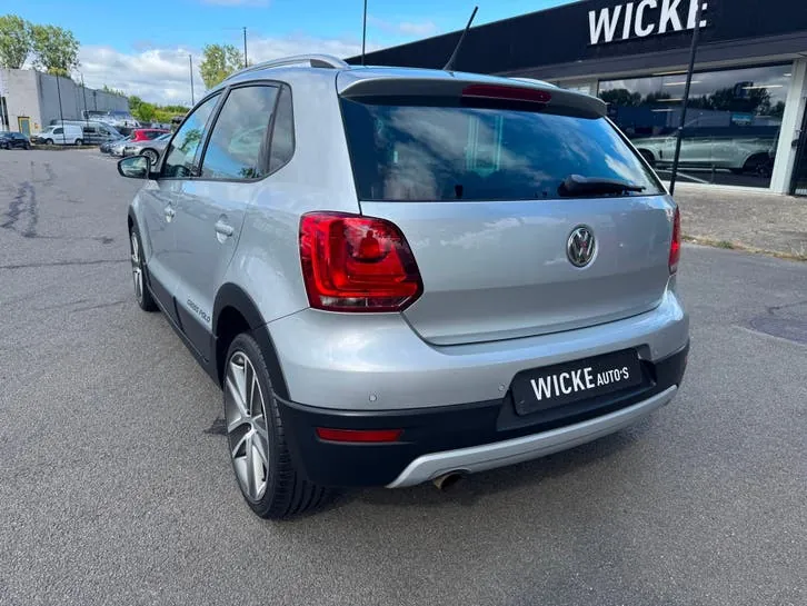 Volkswagen Polo 2012 photo 3