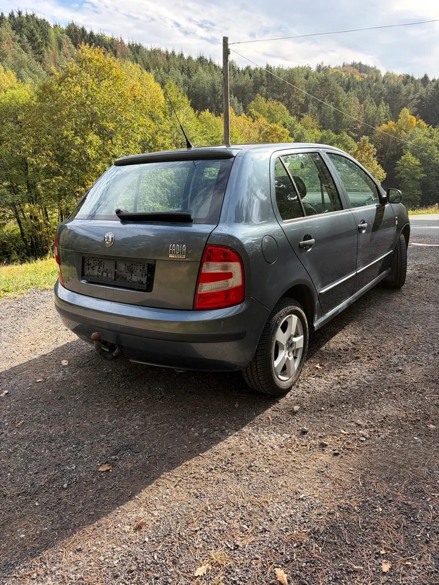 Skoda Fabia 2006 photo 3