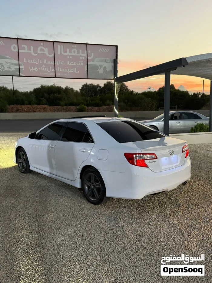 Toyota Camry 2014 photo 2
