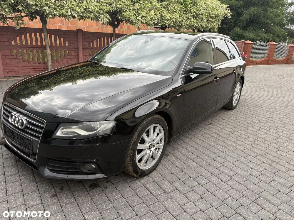Audi A4 2010 photo 2