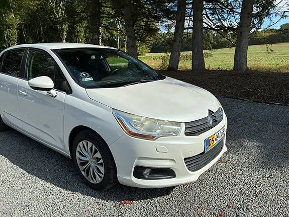 Citroen C4 2013 photo 2