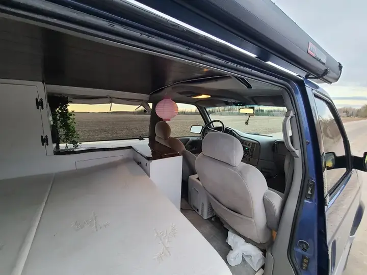 GMC Safari 1997 photo 4