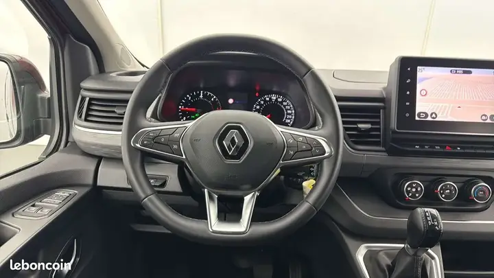 Renault Trafic 2022 photo 3