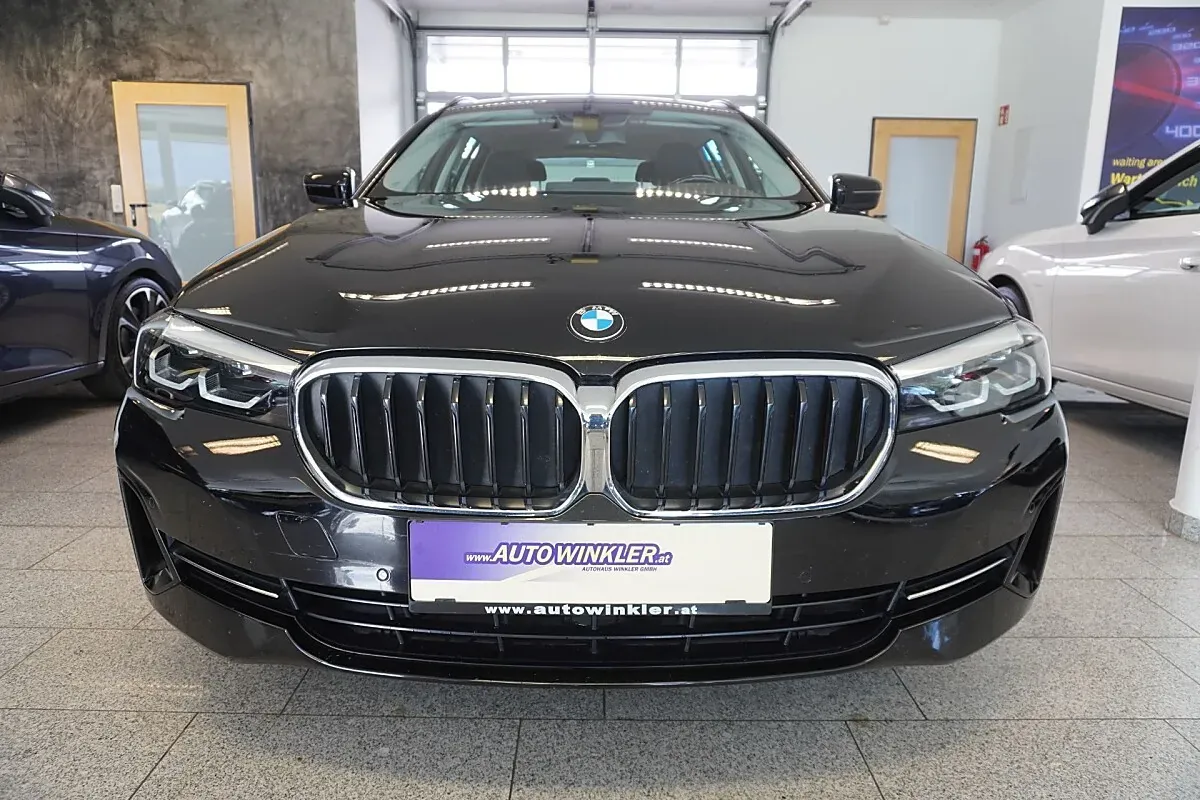 BMW 5 Series 2021 photo 2