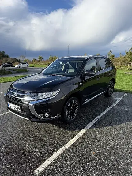 Mitsubishi Outlander 2016 photo 2
