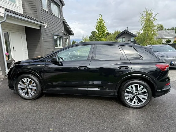 Audi Q4 E-Tron 2023 photo 3