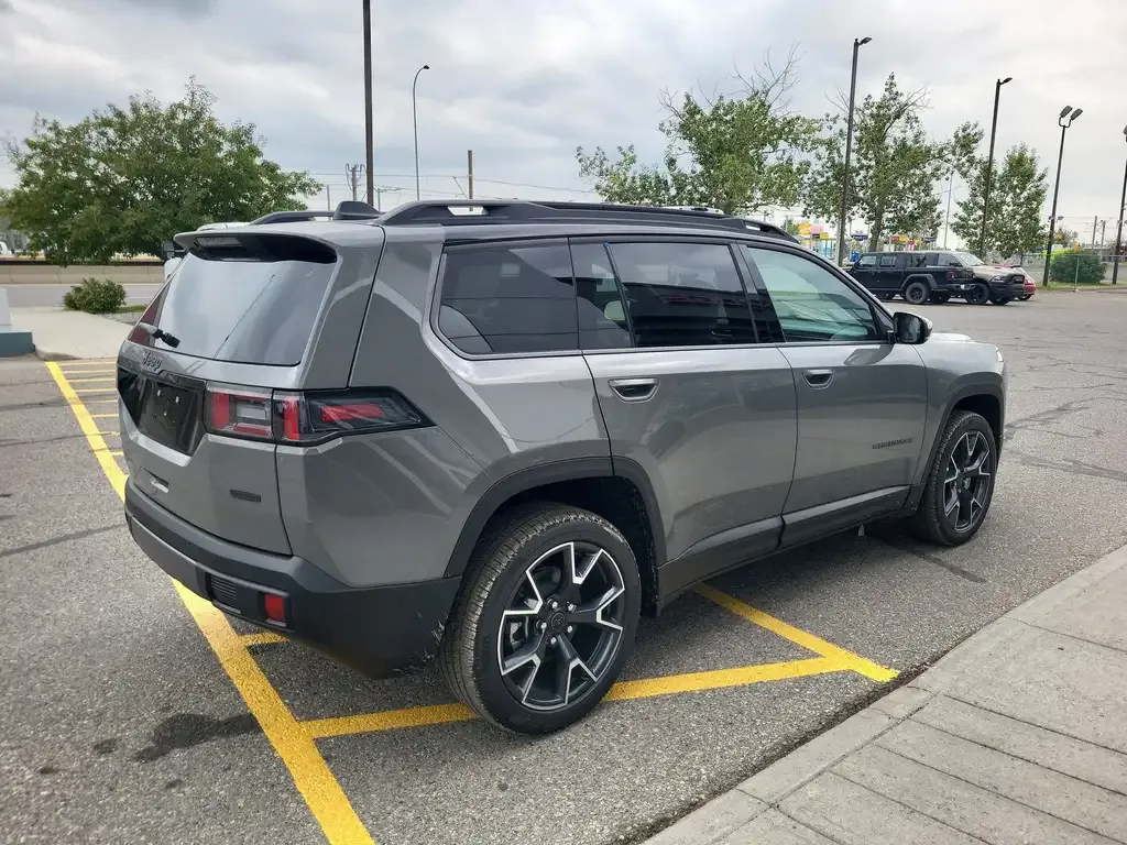 Jeep Cherokee 2026 photo 4