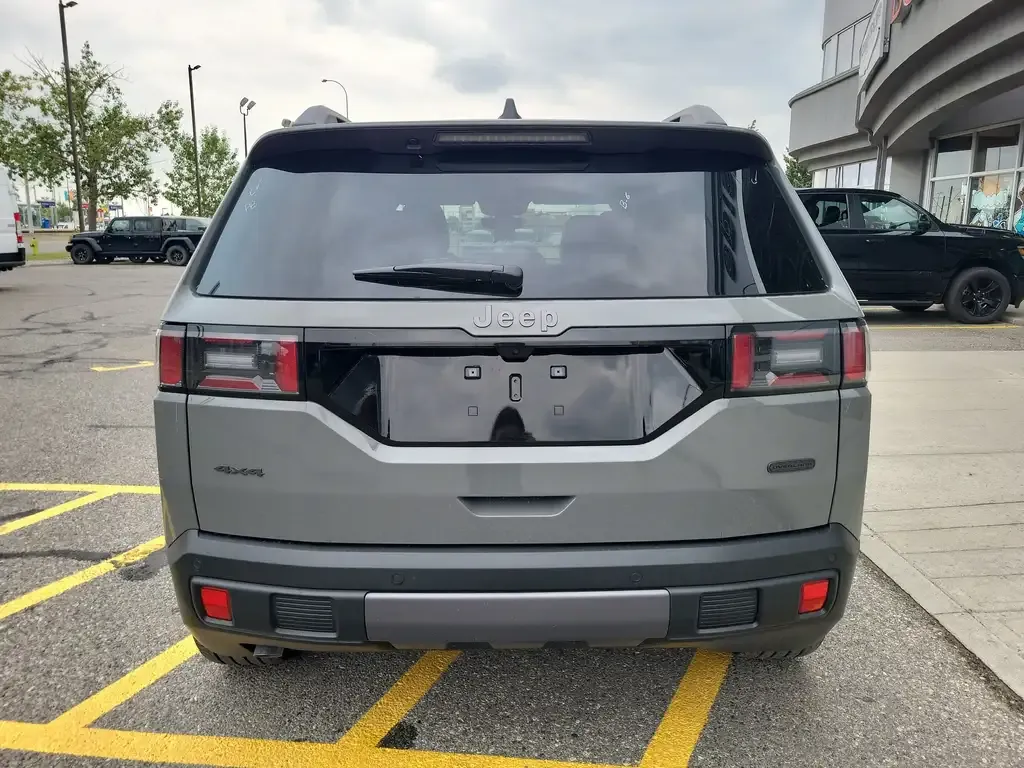 Jeep Cherokee 2026 photo 3