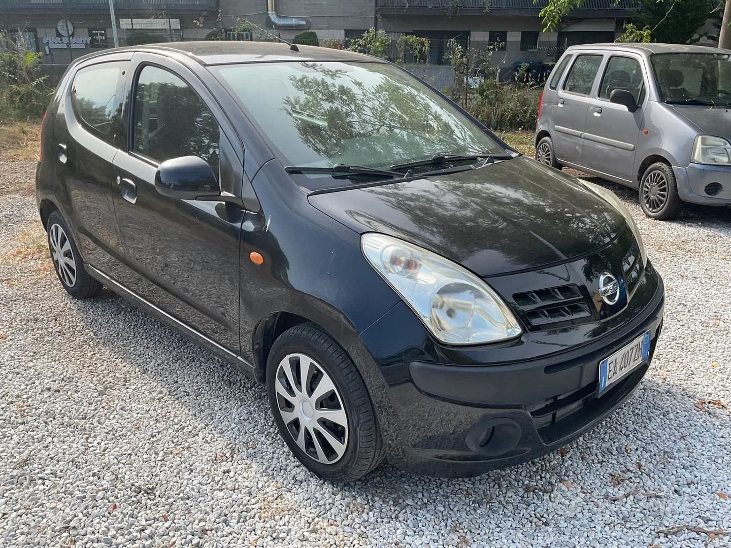 Nissan Pixo 2010 photo 2