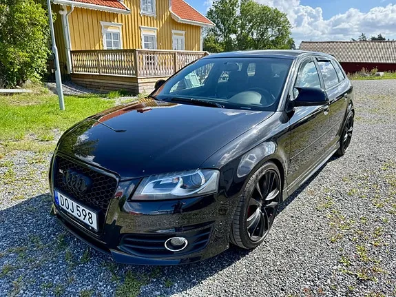 Audi S3 2009 photo 2