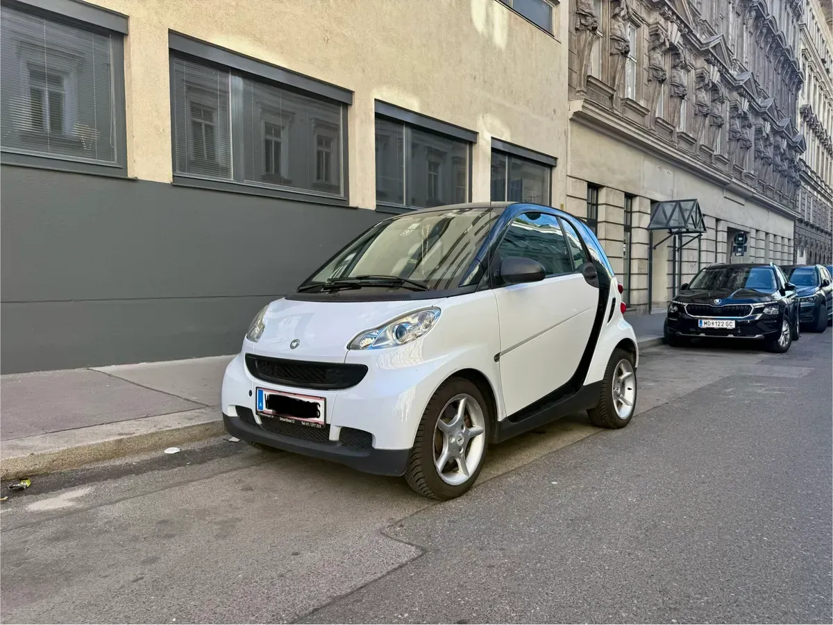 Smart Fortwo 2011 photo 3