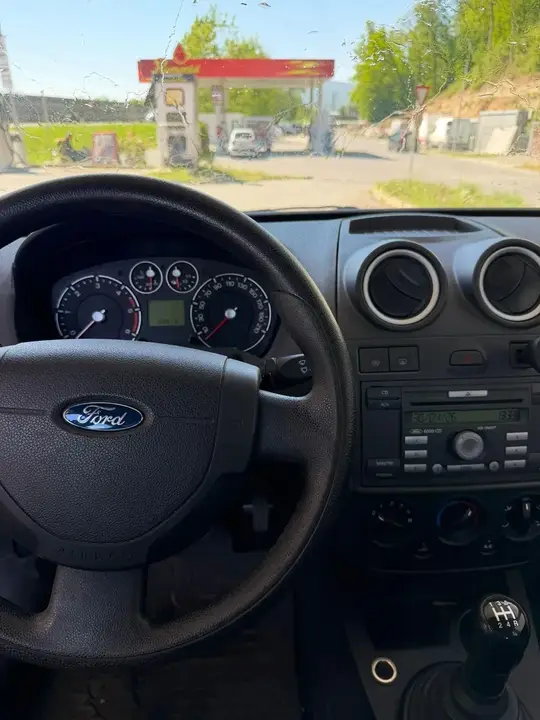 Ford Fiesta 2006 photo 3