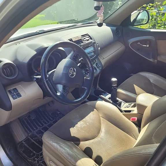Toyota Rav4 2011 photo 2