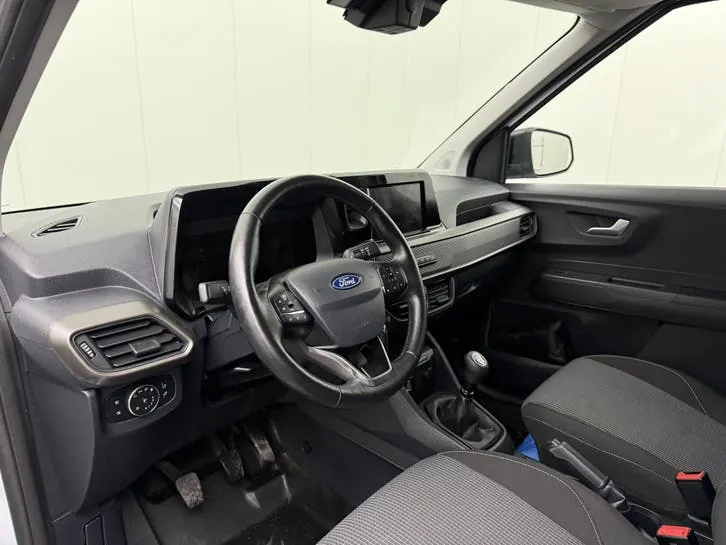 Ford Transit Courier 2024 photo 3