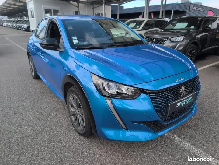 Peugeot 208 2022 photo 2