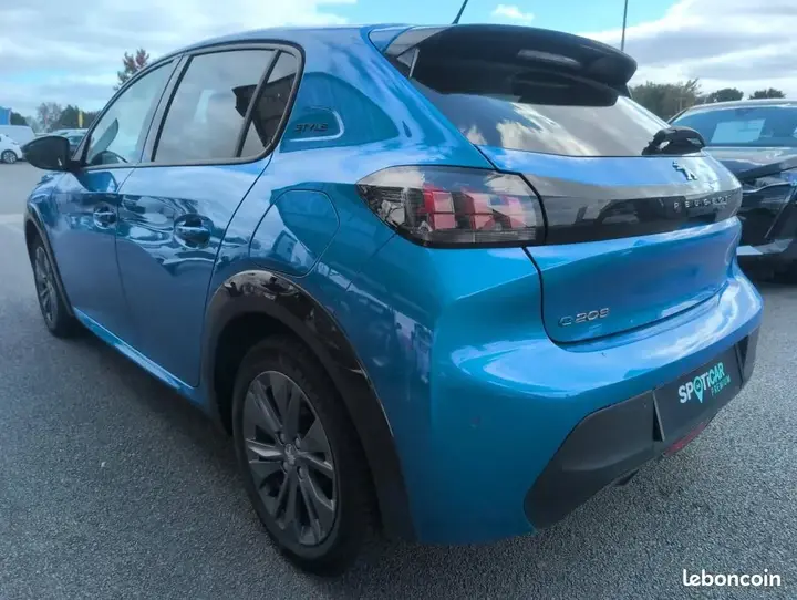 Peugeot 208 2022 photo 4