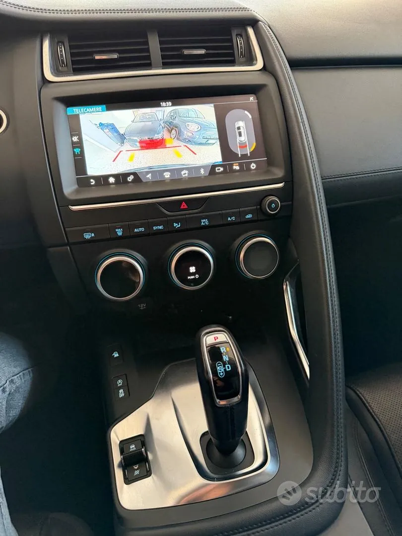Jaguar E-Pace 2019 photo 4