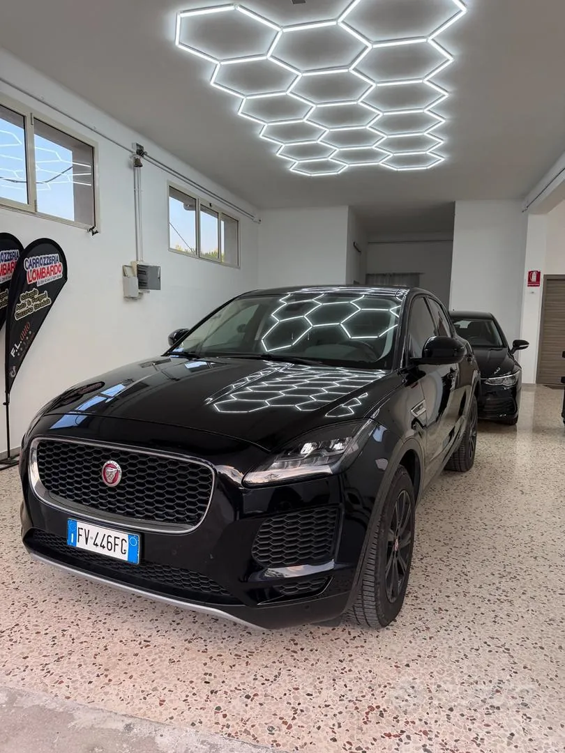 Jaguar E-Pace 2019 photo 2