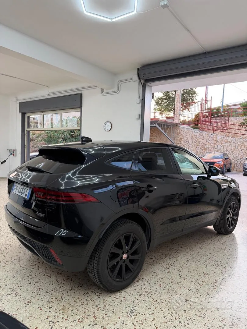 Jaguar E-Pace 2019 photo 3