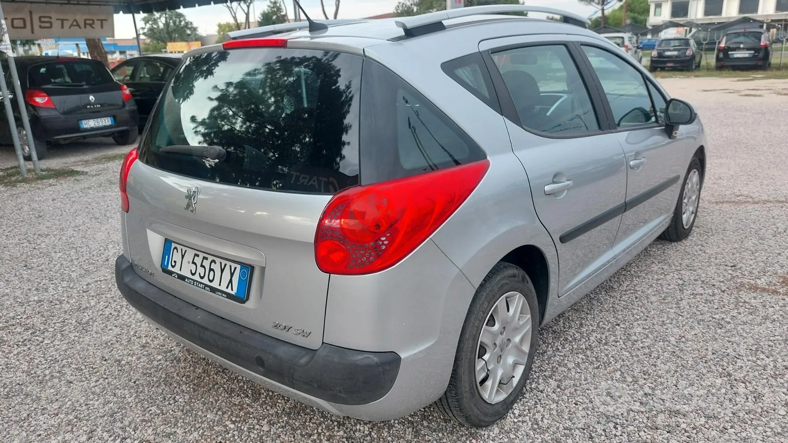 Peugeot 207 2010 photo 4