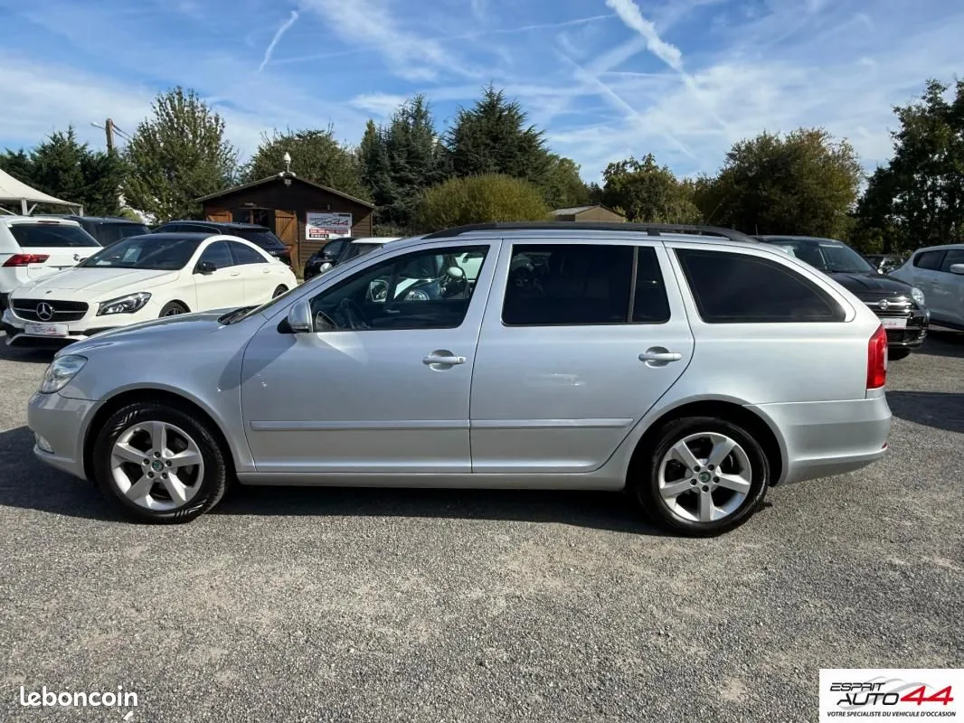 Skoda Octavia 2012 photo 3