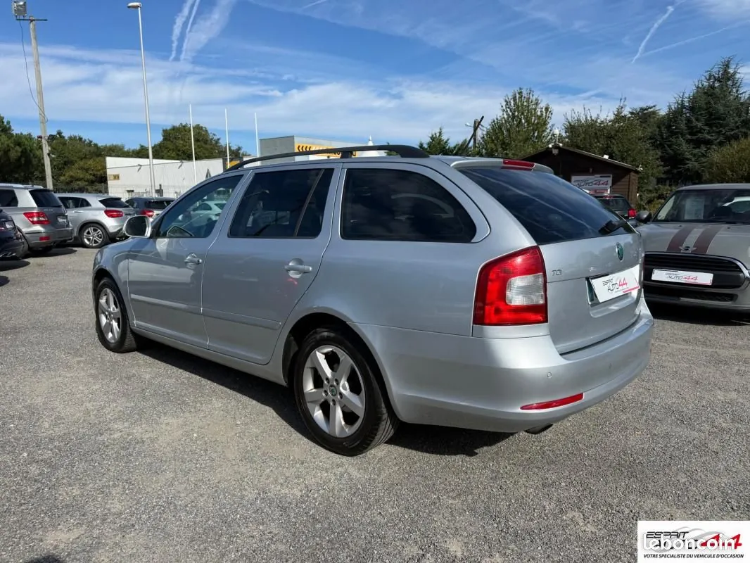 Skoda Octavia 2012 photo 4