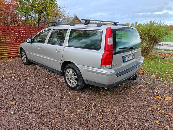 Volvo V70 2007 photo 2