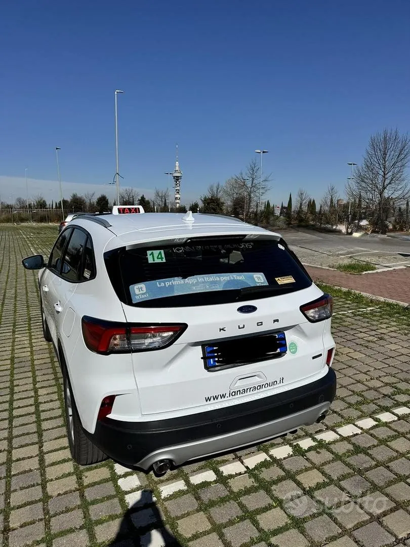 Ford Kuga 2022 photo 3