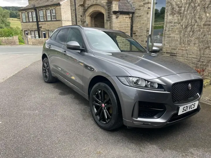 Jaguar F-Pace 2019 photo 3