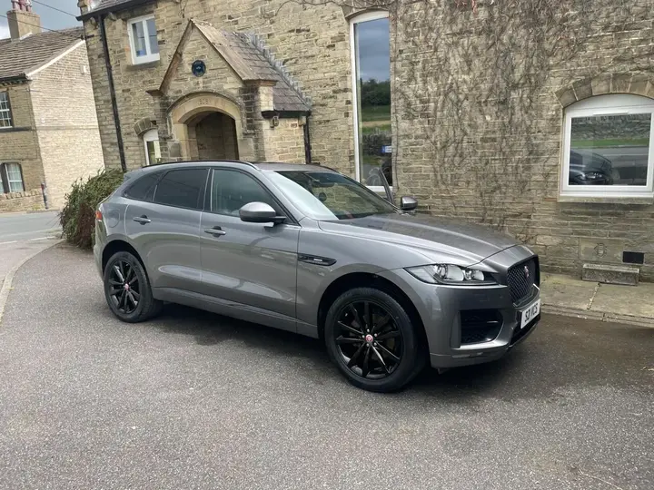 Jaguar F-Pace