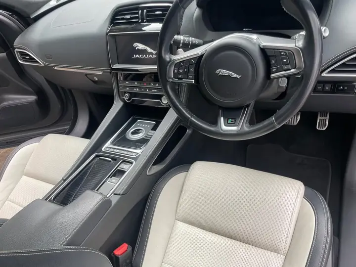 Jaguar F-Pace 2019 photo 5