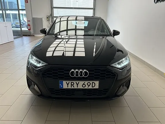 Audi A3 2023 photo 2