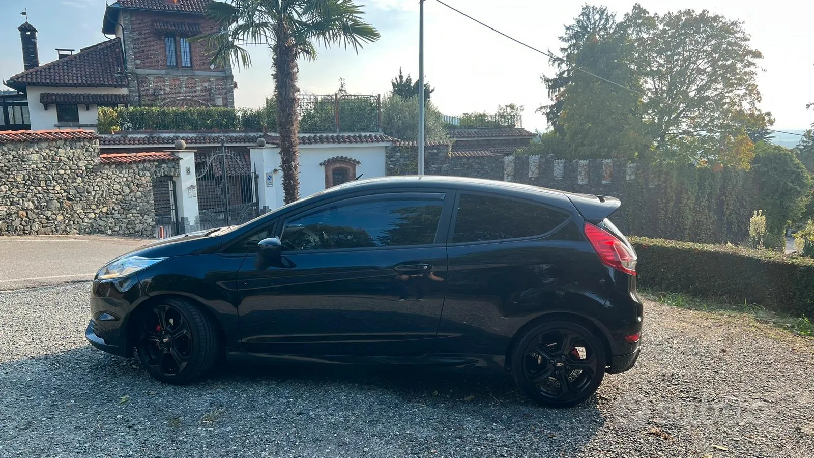 Ford Fiesta 2015 photo 2