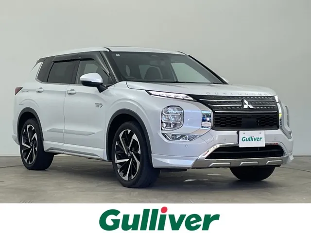 Mitsubishi Outlander 2022 photo 2