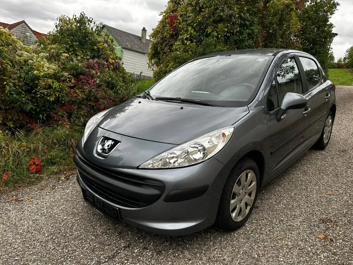 Peugeot 207 2009 photo 2