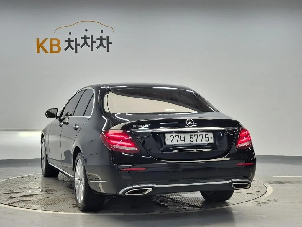 Mercedes-Benz E-Class 2019 photo 2