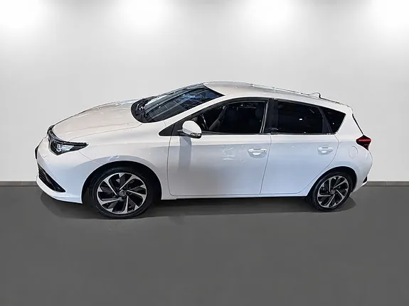 Toyota Auris 2015 photo 5