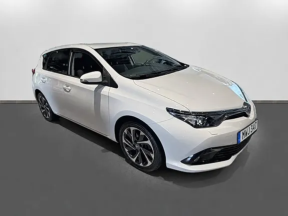 Toyota Auris 2015 photo 3
