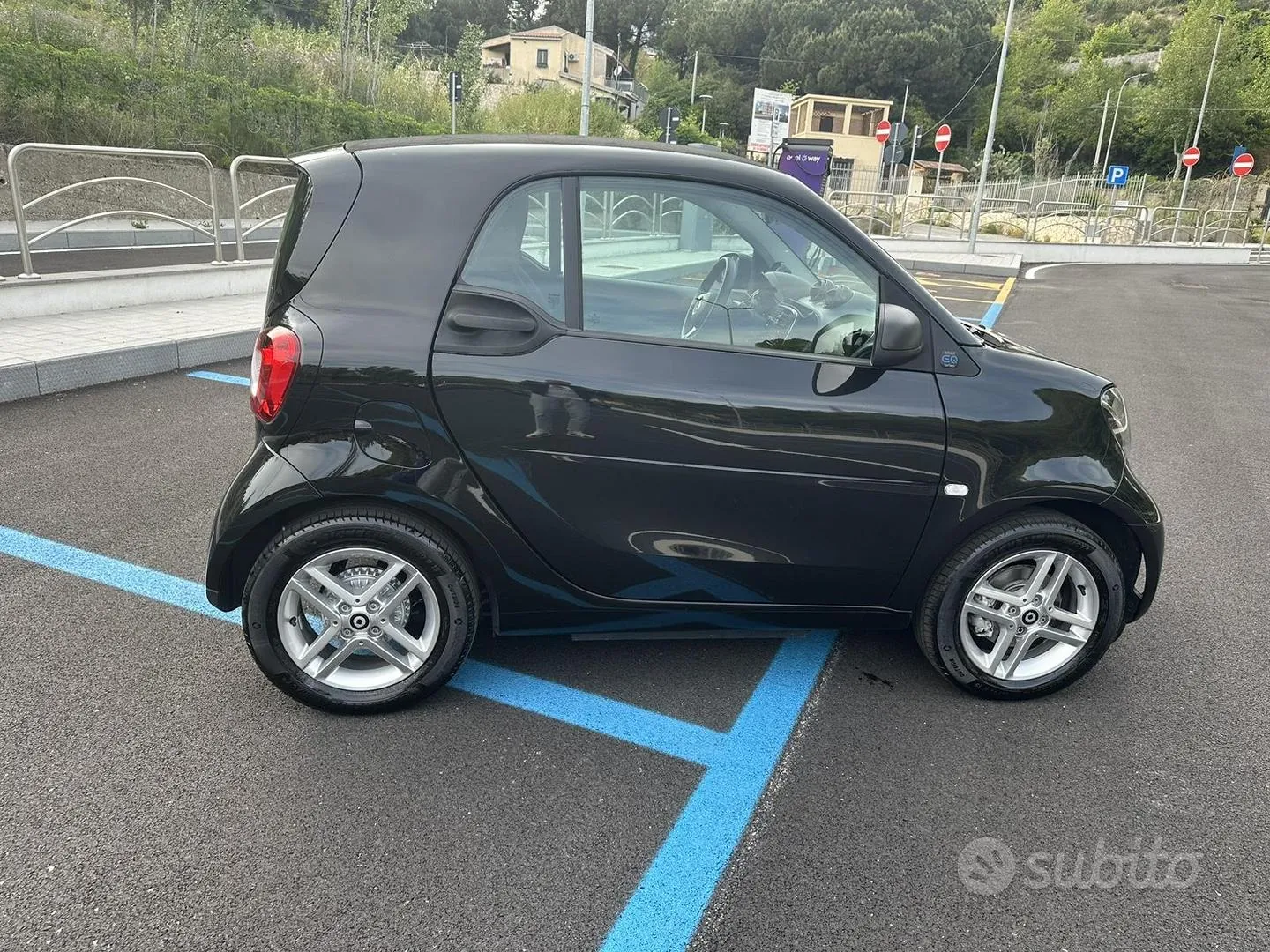 Smart Eq Fortwo 2023 photo 4