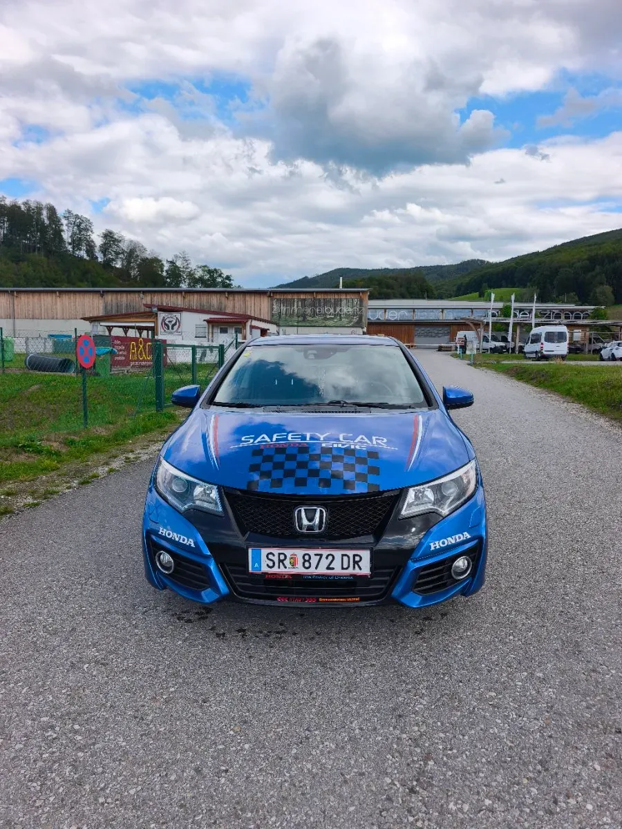Honda Civic 2017 photo 2