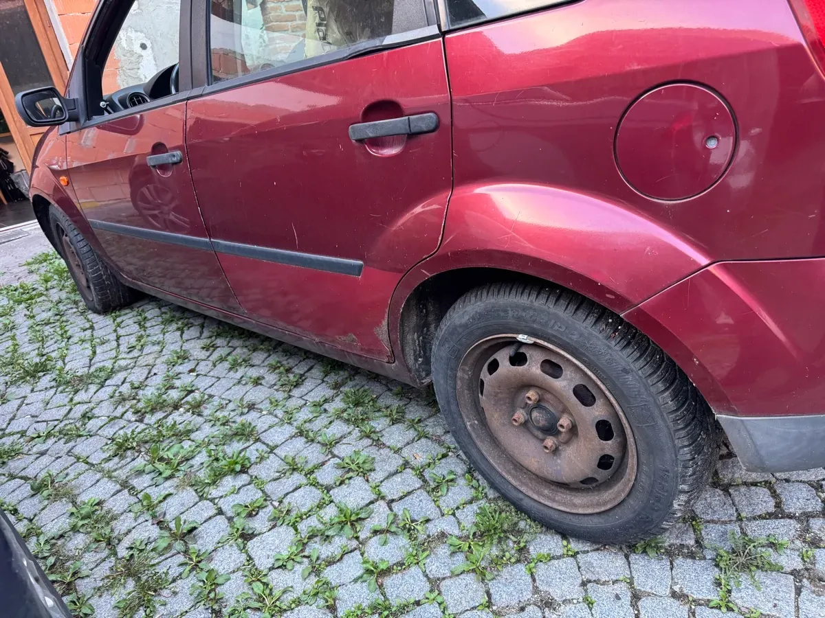 Ford Fiesta 2003 photo 3