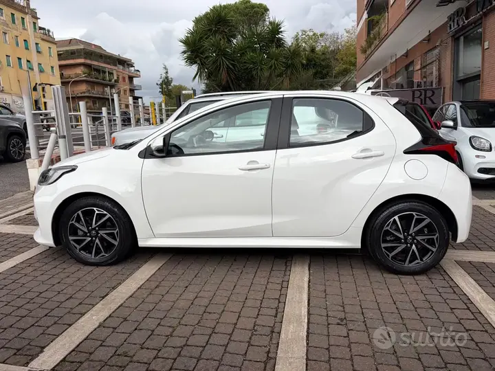 Toyota Yaris 2022 photo 3