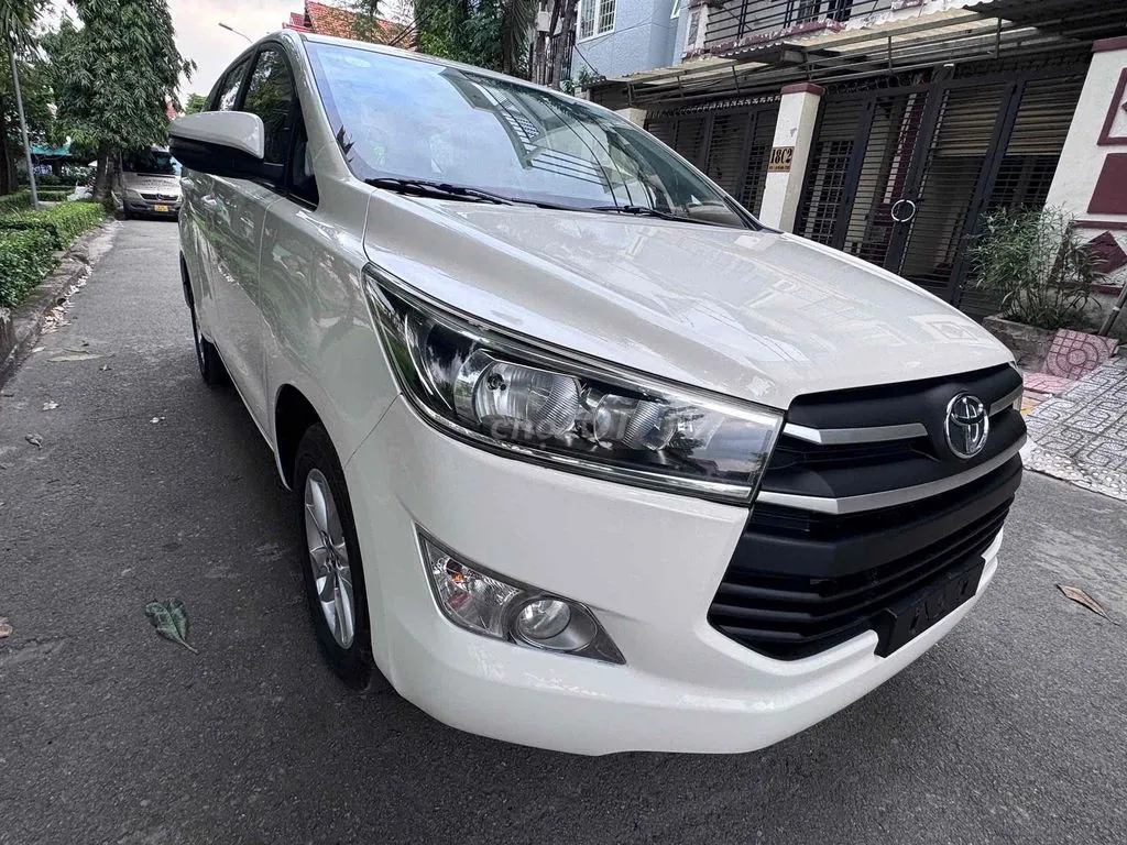 Toyota Innova 2018 photo 2