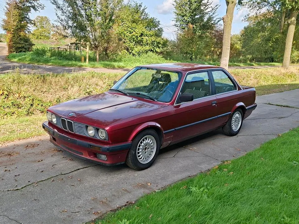 BMW E30