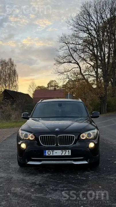 BMW X1 2010 photo 2