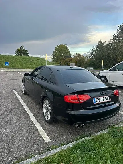 Audi A4 2011 photo 4