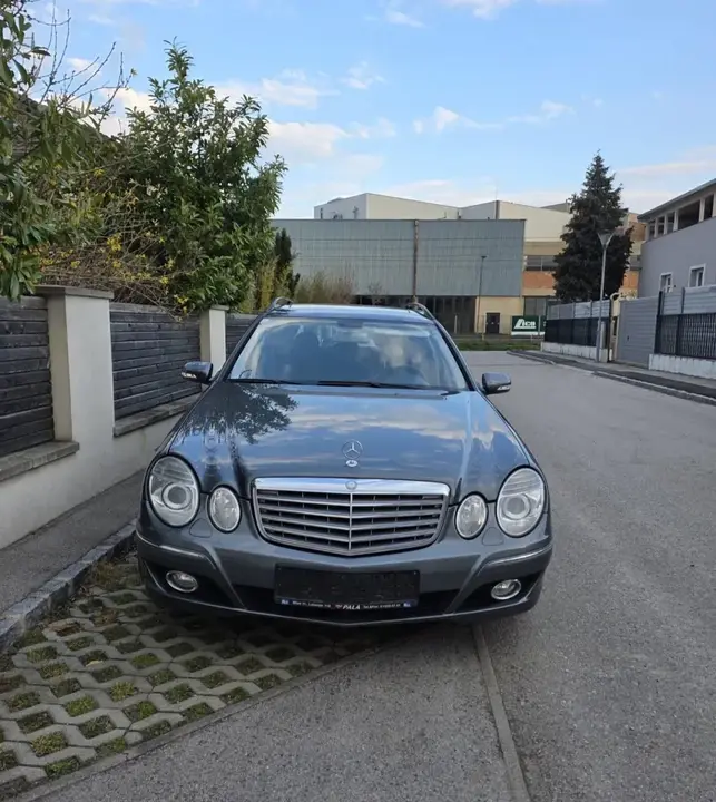 Mercedes-Benz E-Class 2008 photo 3