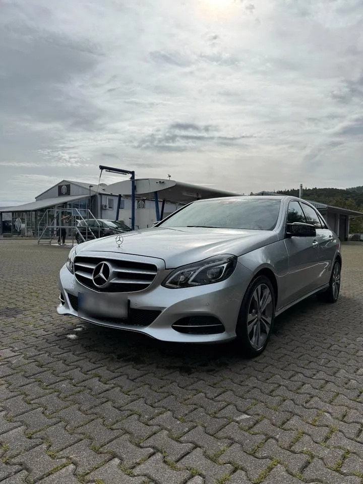 Mercedes-Benz E 220