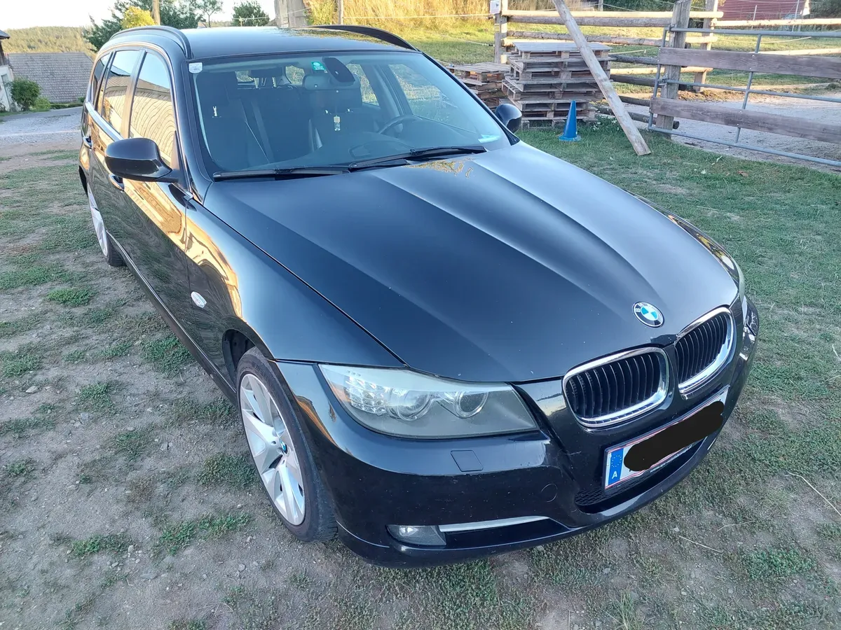 BMW 3 Series 2012 photo 2