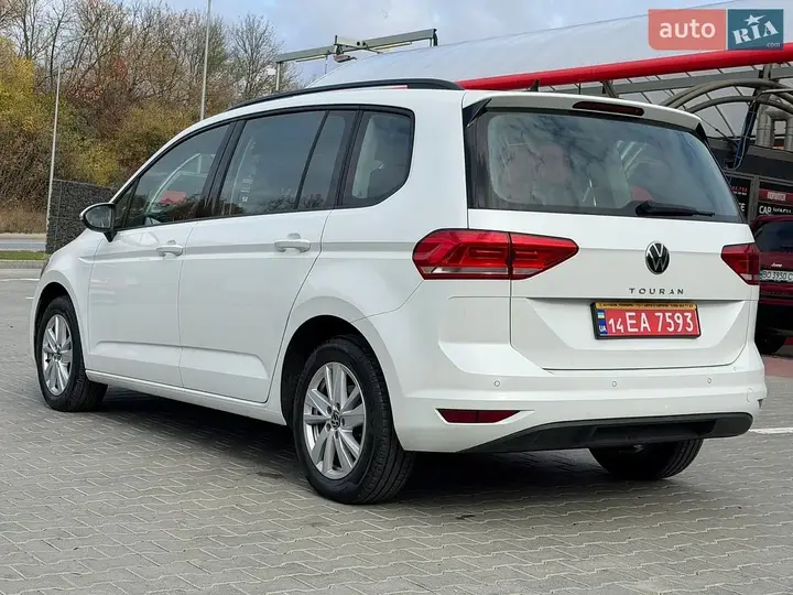 Volkswagen Touran 2022 photo 2